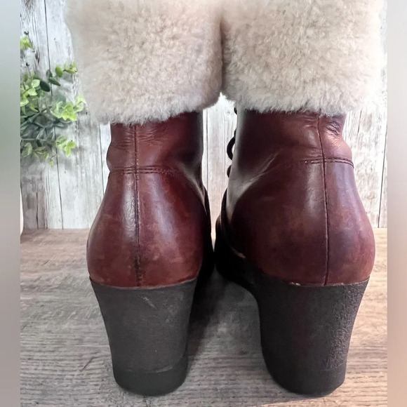 UGG Janney Leather and Sheepskin Leather Lace Up Wedge Boots with Fur Accent - Picture 6 of 11
